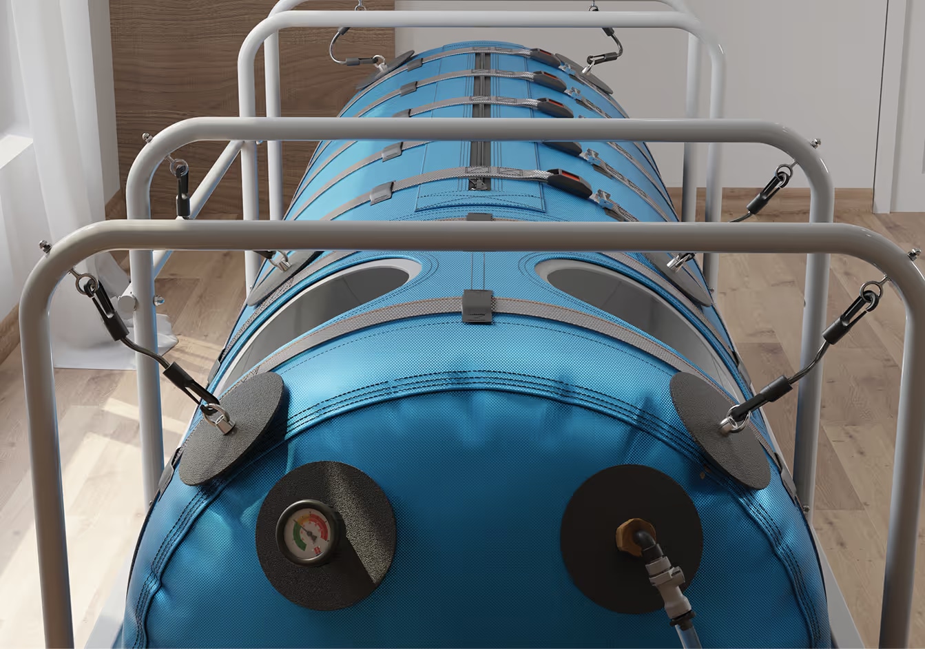 Внешний стальной каркас и ремни поддержки барокамеры OxyHealth Quamvis 320